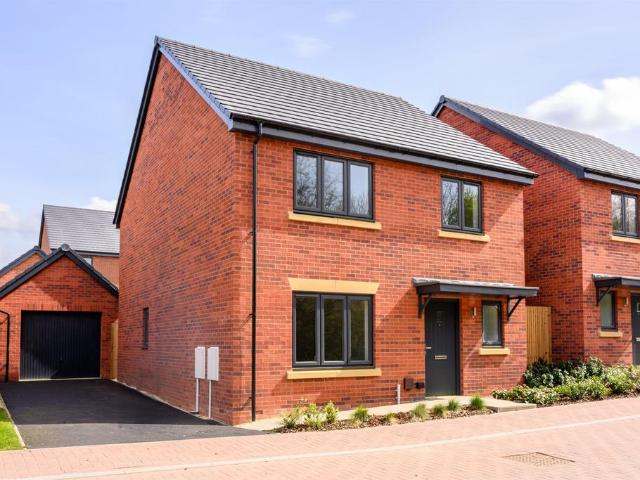 House for sale in Desborough