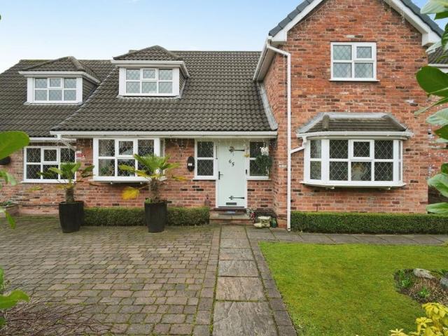 House for sale in Moorside, Salford