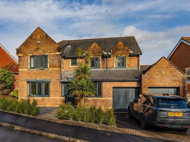 House for sale in Penylan, Falcon Lodge