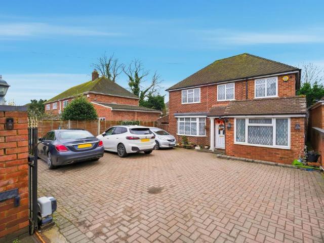House for sale in Iver, Richings Park
