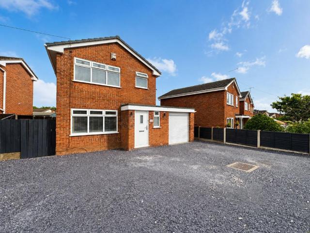 House for sale in Rossmore, Cheshire