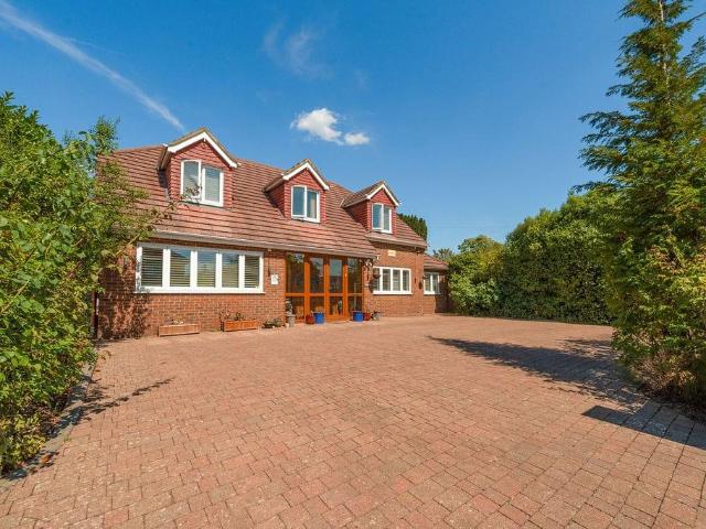 House for sale in Wexham, George Green