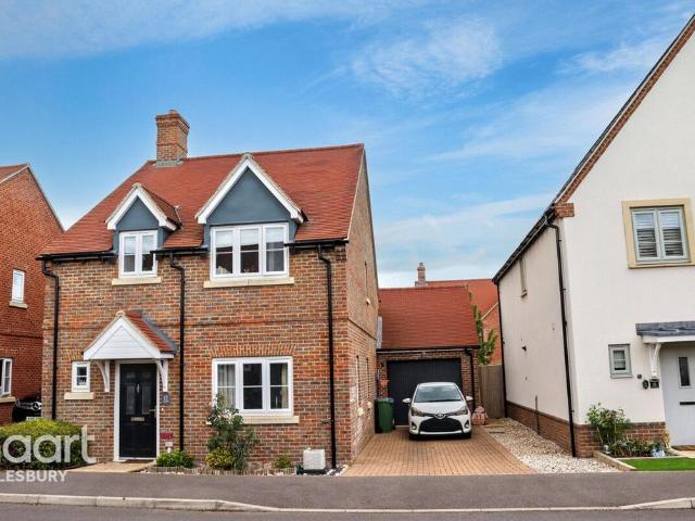 House for sale in Aston Clinton, Buckinghamshire