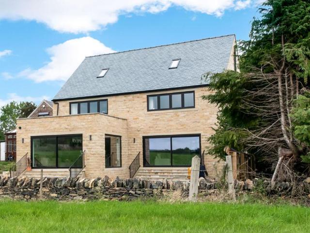 House for sale in Stocksmoor, Kirkburton