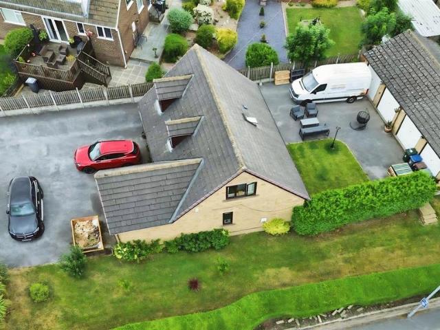 House for sale in Lower Wyke, West Yorkshire