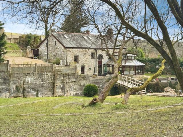 House for sale in Pontyberem, Wales