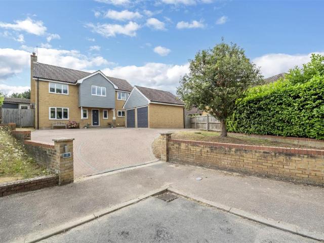 House for sale in Moreton Hall, Chedburgh