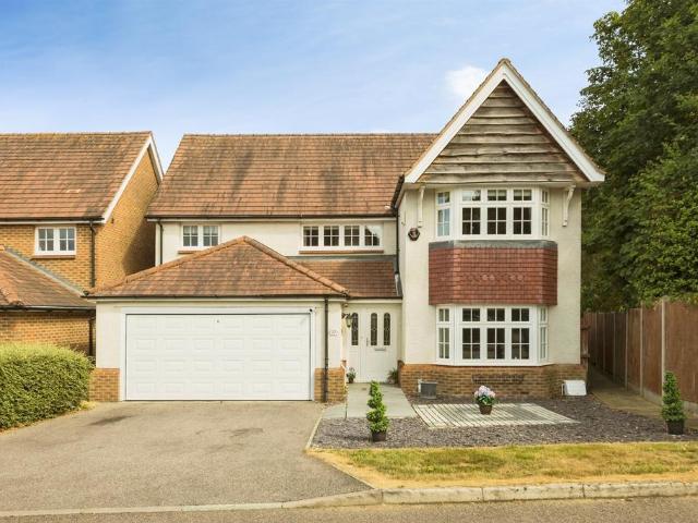 House for sale in Perryfields, West Sussex