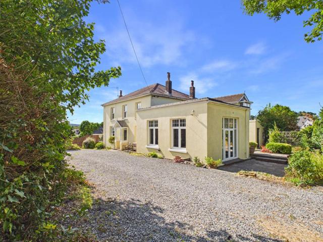 House for sale in Kidwelly, Wales