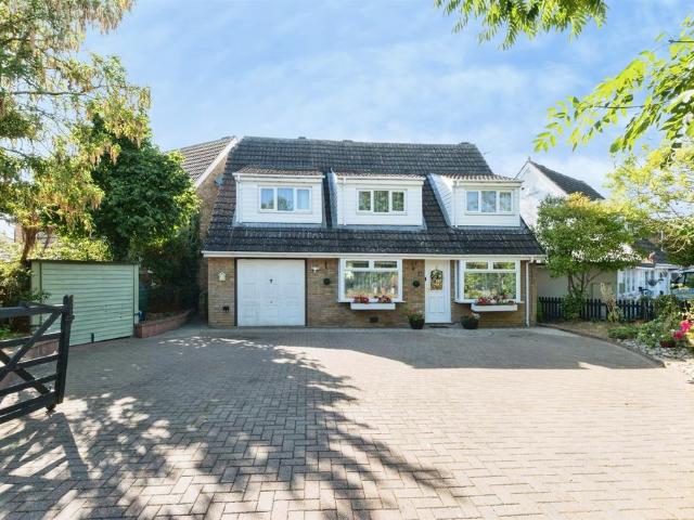 House for sale in Poets Estate, Newport Pagnell