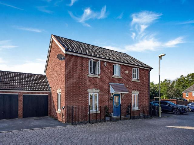 House for sale in Gloucester, Gloucestershire
