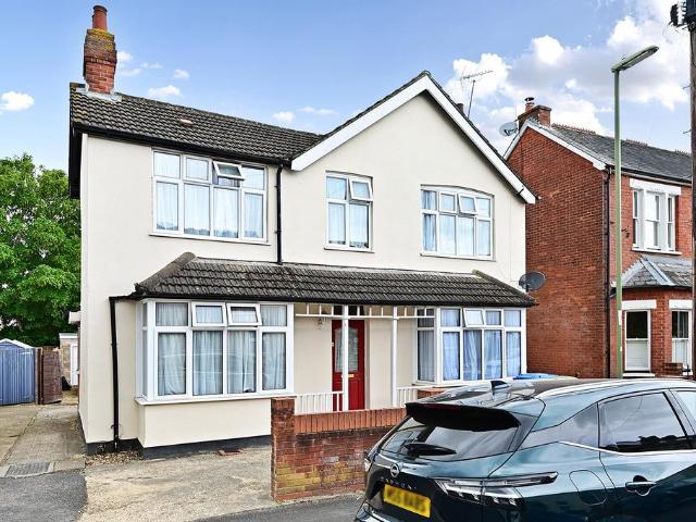 House for sale in Farnborough, Hampshire