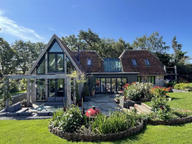 House for sale in Sherington