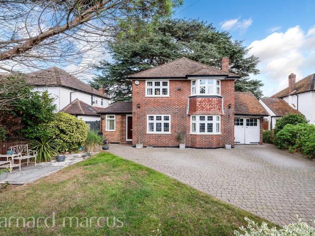 House for sale in Woodcote, Epsom