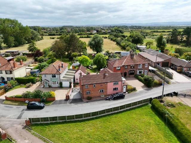 House for sale in West Huntspill, Highbridge