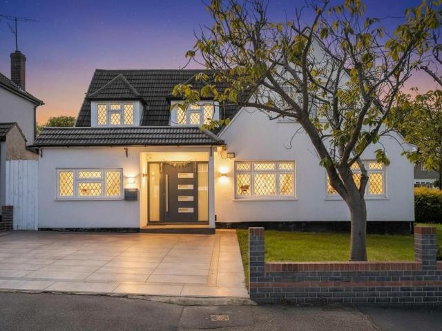 House for sale in Alton Barnes, Essex