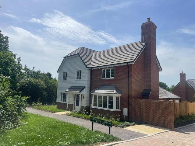 House for sale in Perryfields, West Sussex