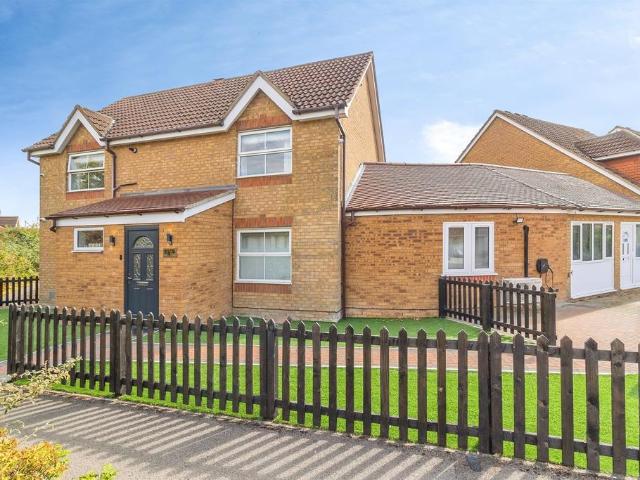 House for sale in Monkston Park, Milton Keynes