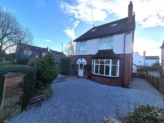 House for sale in Austhorpe, West Yorkshire