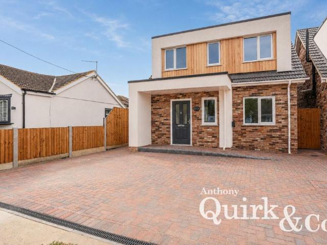 House for sale in Winter Gardens, Castle Point