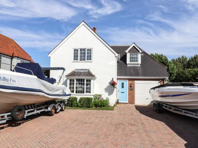 House for sale in Spring Vale, Hampshire