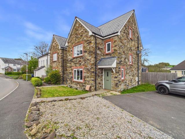 House for sale in Lamellion, Cornwall