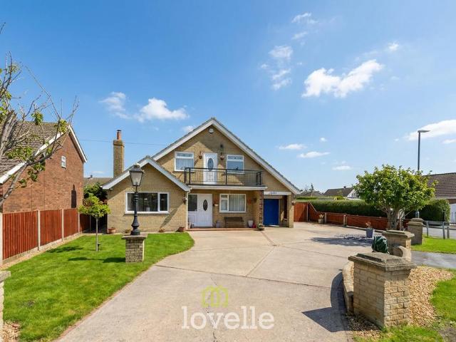 House for sale in Habrough, North East Lincolnshire