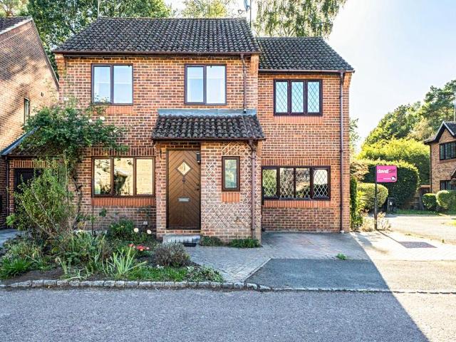 House for sale in Finchampstead