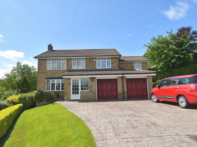 House for sale in Hockerley, Charlesworth