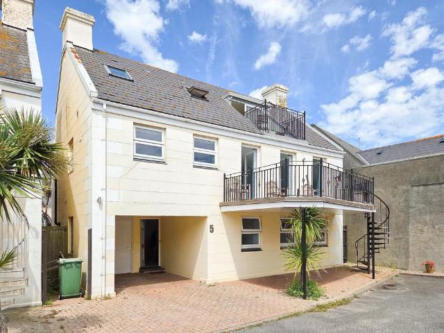House for sale in Truro, Cornwall