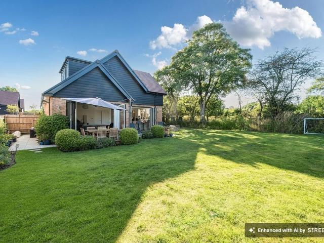 House for sale in Hillview, Surrey