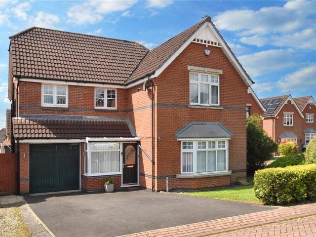 House for sale in Tingley, West Yorkshire