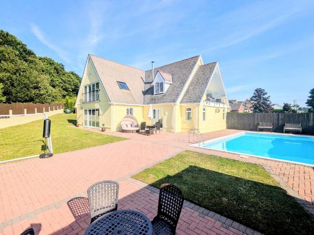 House for sale in Porthyrhyd, Wales