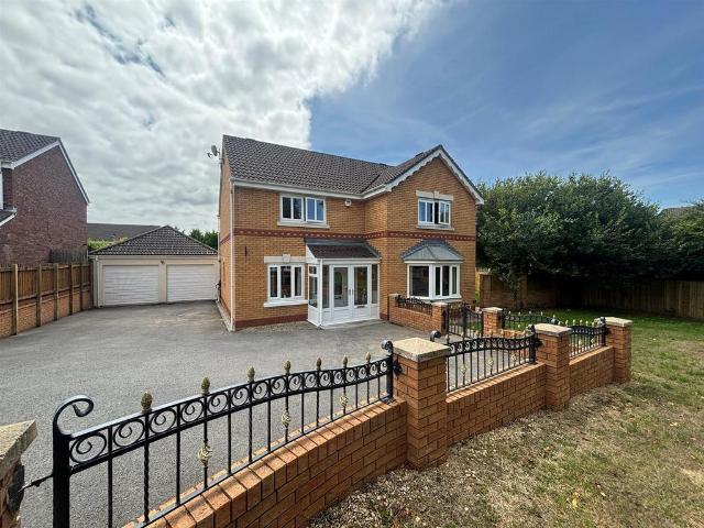 House for sale in Dafen, Wales