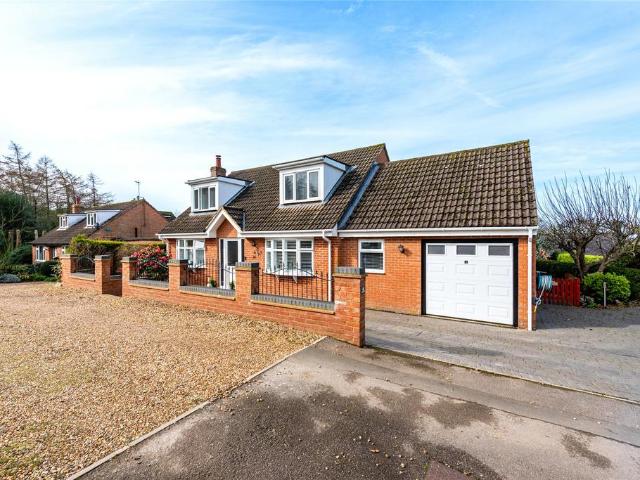 House for sale in Aspley Guise, Bedfordshire