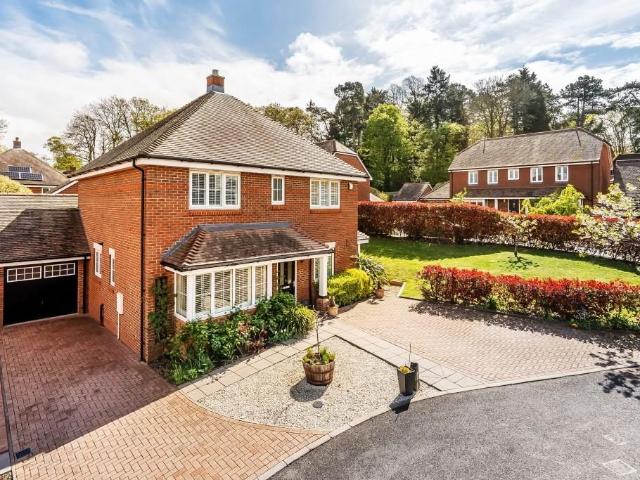House for sale in Pachesham Park, Surrey