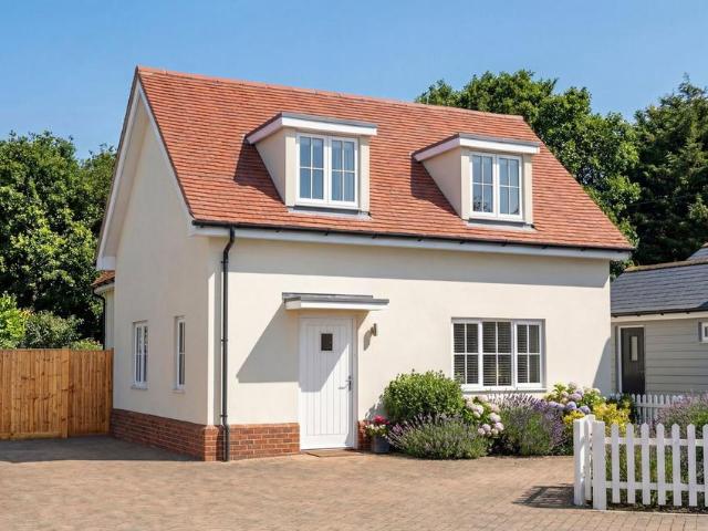 House for sale in Little Oakley, Dale Hill