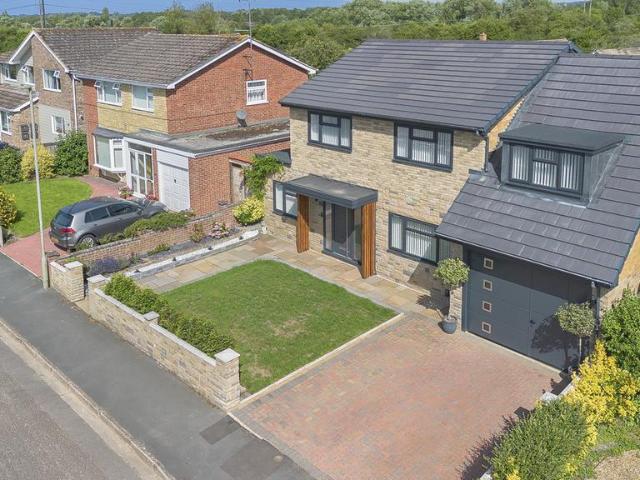 House for sale in Caldecott, Dromore