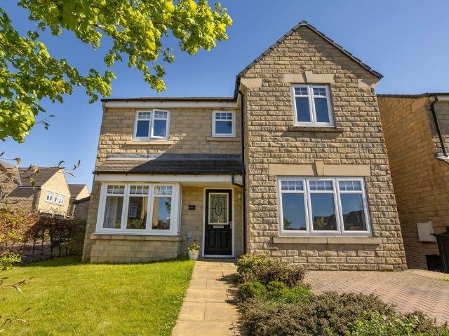 House for sale in Elland, West Yorkshire