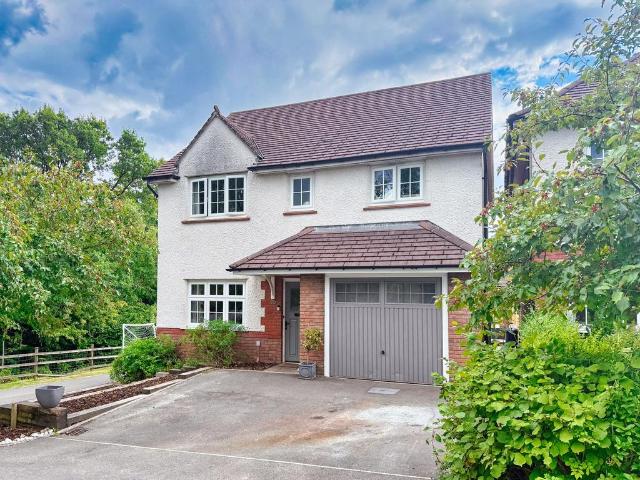 House for sale in Ynysawdre, Brynmenyn