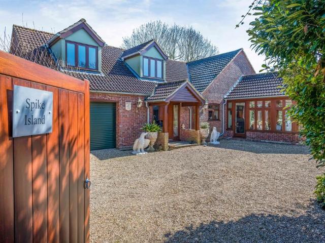 House for sale in Comers, Norfolk