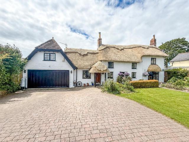 House for sale in Burton and Winkton, Burton