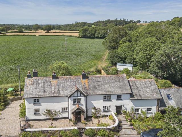 House for sale in Weir Quay, Devon