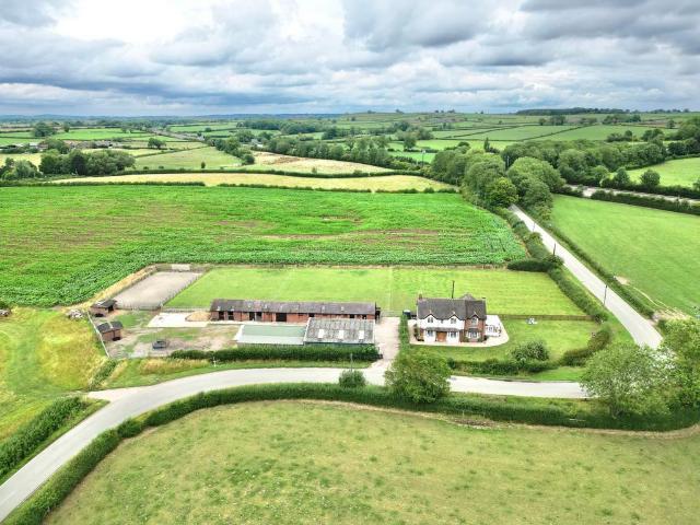 House for sale in Whitgreave, Baswich