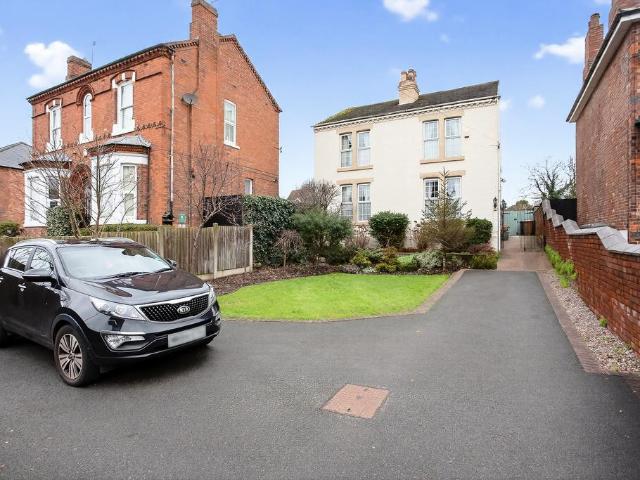 House for sale in Spondon, East Midlands