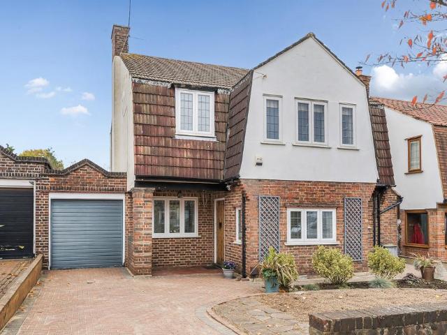 House for sale in Friern Barnet, Greater London
