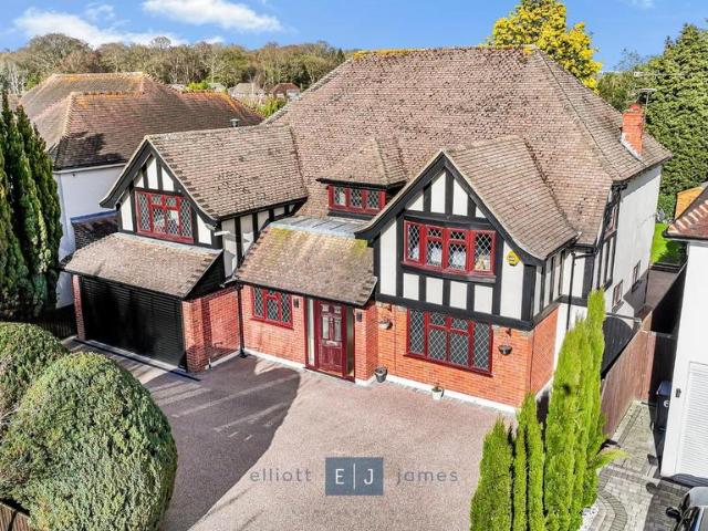 House for sale in Debden Green, Epping