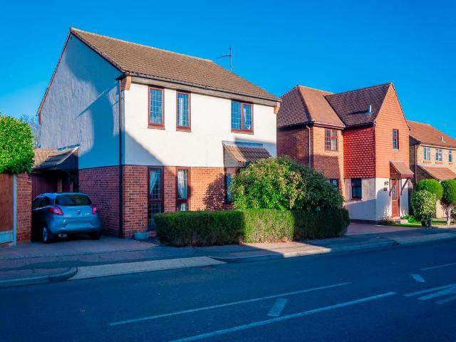 House for sale in Alton Barnes, Essex