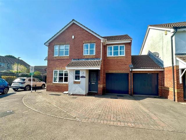 House for sale in Bromsberrow Heath, Gloucestershire