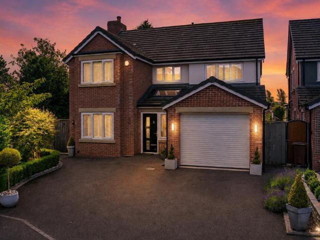 House for sale in Roby Mill, Lancashire